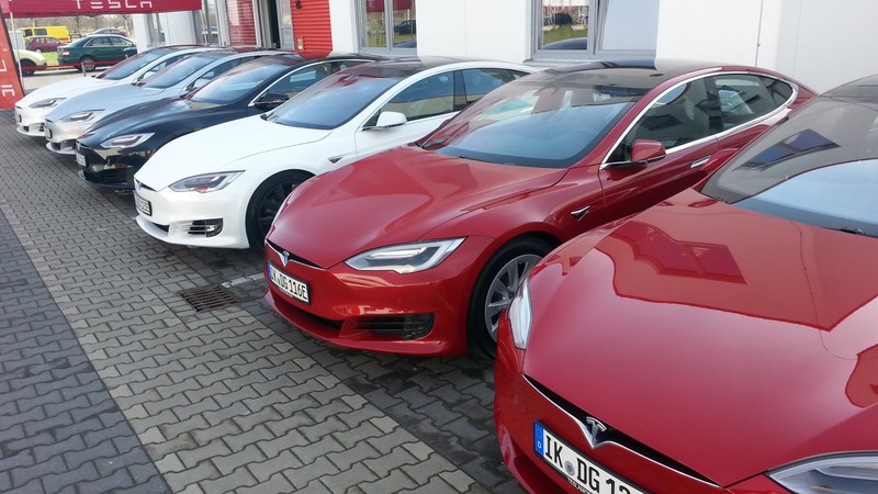 E-Autos Tesla voin nextmove