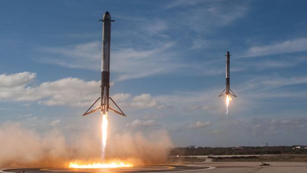 Falcon Heavy Booster kommen zuürck- Strominator