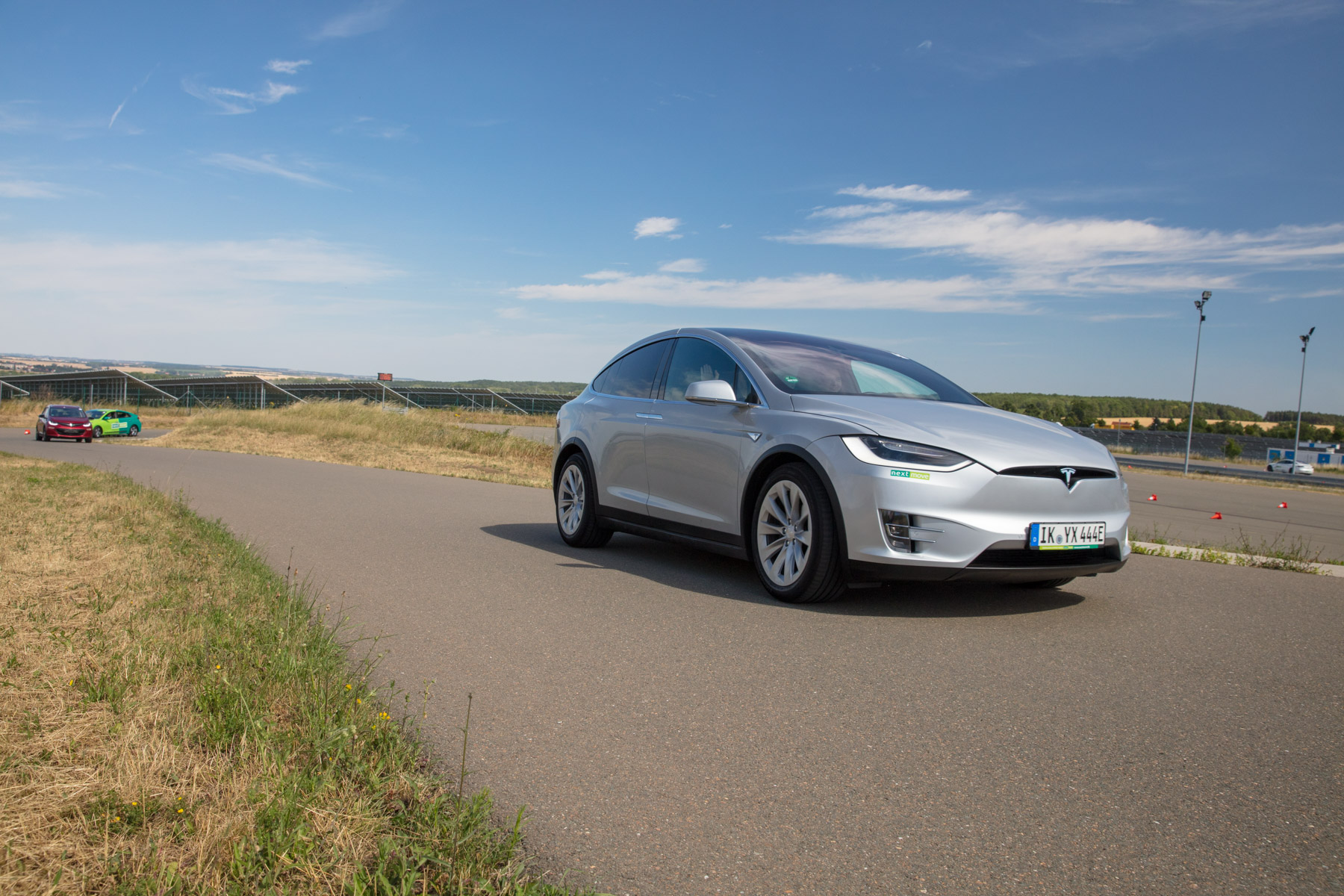 nextmove DAY Tesla Model X Test Drive