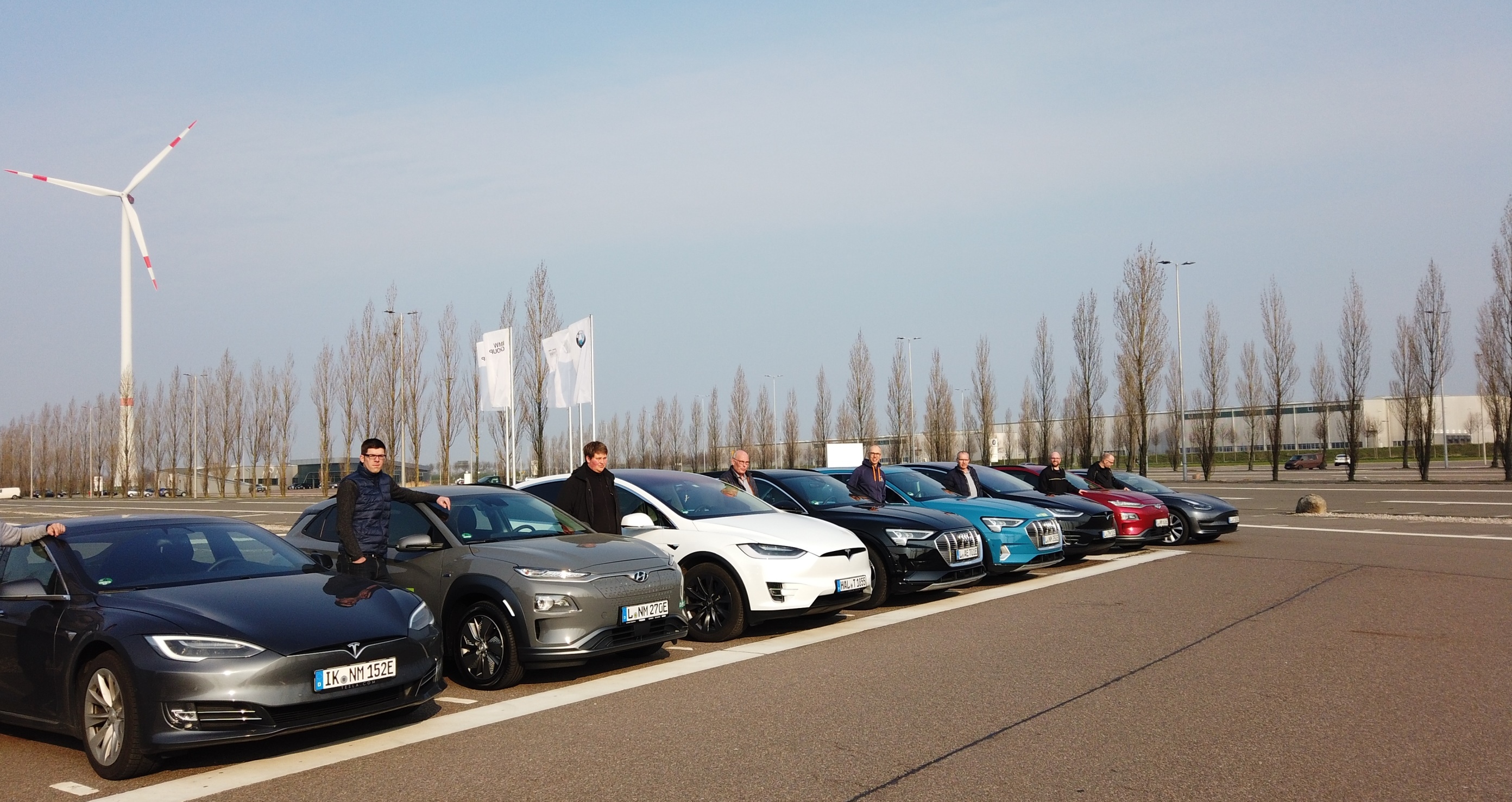 Elektroautos Mieten Autobahn Test Audi E Tron Against The