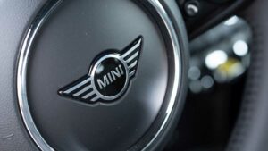 Mini Cooper SE Detail Logo nextmove
