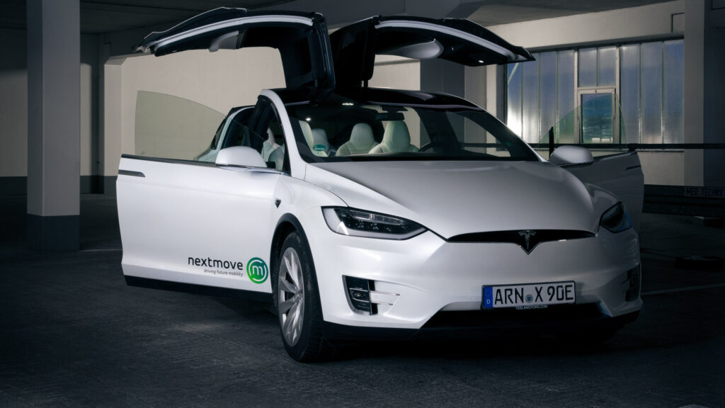 nextmove Tesla Model X Elektroauto in Leipzig