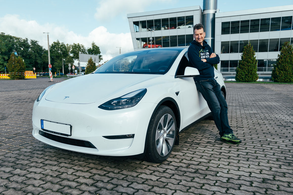 Tesla Model Y - Mit der Heckbox in den Urlaub - wie hoch steigt der  Verbrauch? Generation - E 