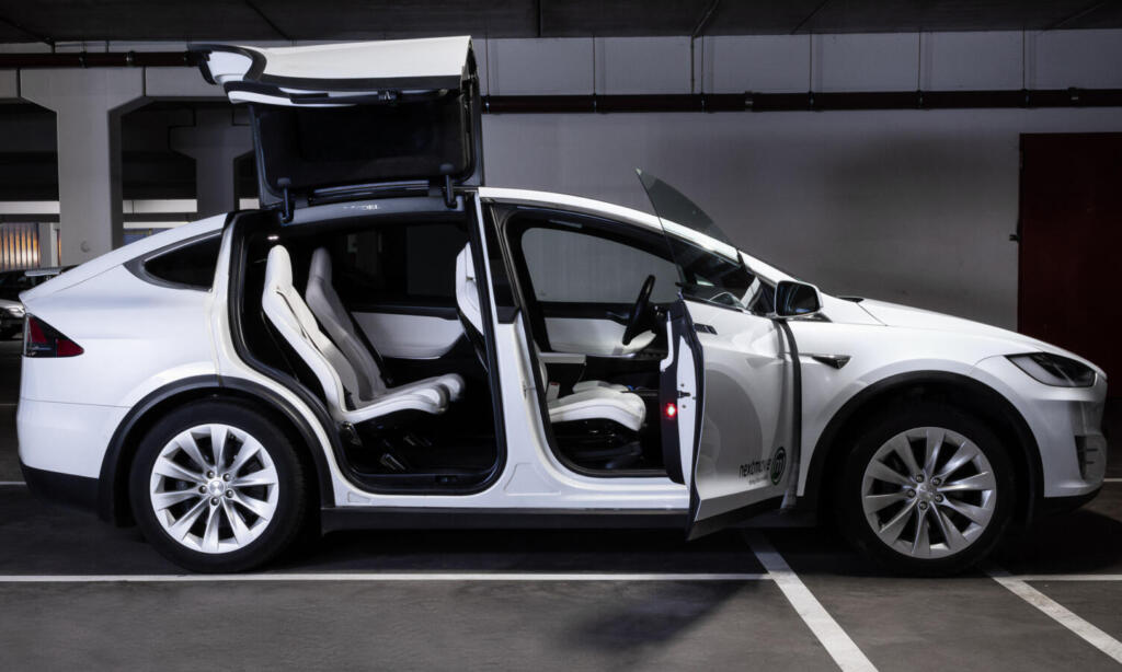 nextmove Tesla Model X Elektroauto in Leipzig